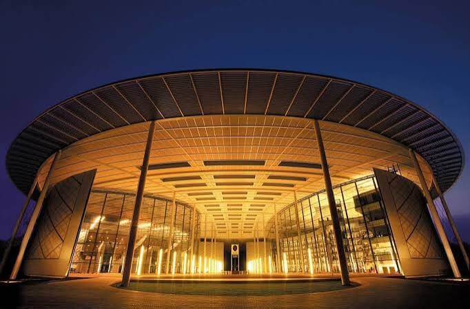 Universiti Teknologi Petronas (1)